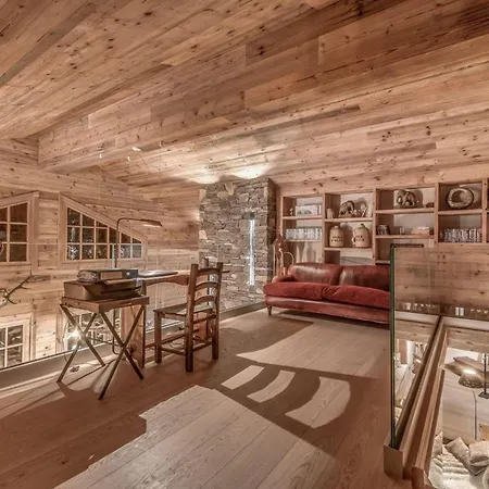 Luxury Chalet & Pooll & Sauna بيت للعطل