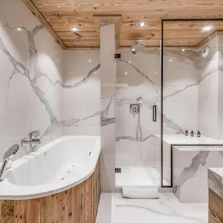 Luxury Chalet & Pooll & Sauna بيت للعطل كورمايور