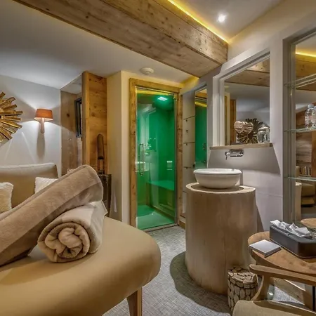 بيت للعطل Luxury Chalet & Pooll & Sauna