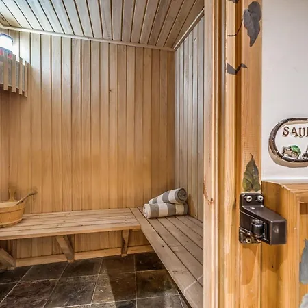 Luxury Chalet & Pooll & Sauna * كورمايور